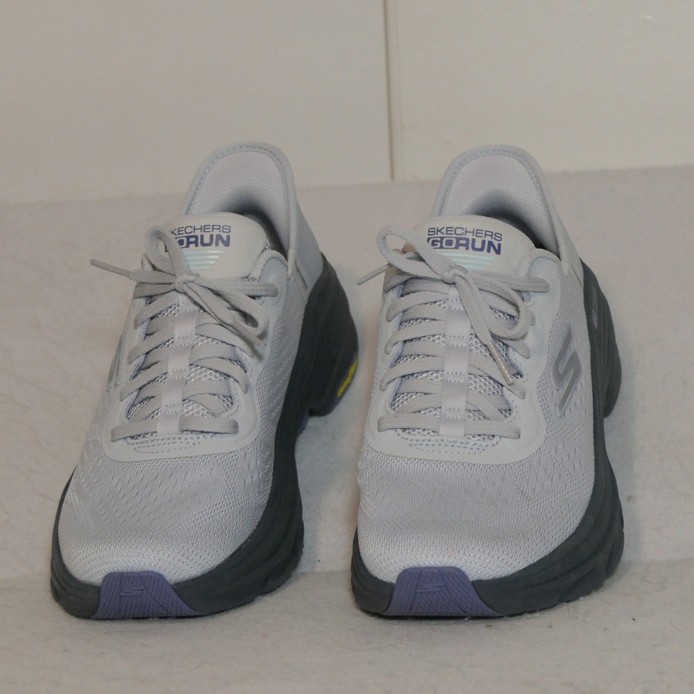 Skechers Womens GoRun Max Cushioning Arch Fit 8.5 Grey Purple Athletic Sneaker